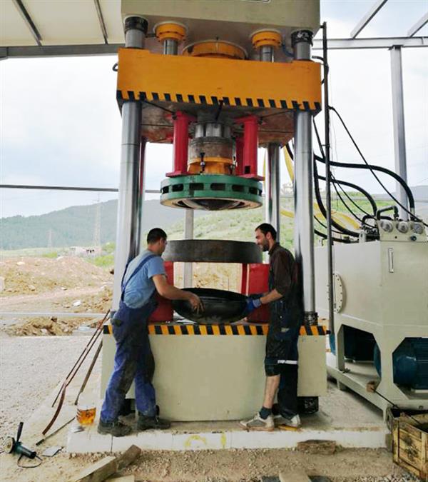 封頭拉伸機(圖1)